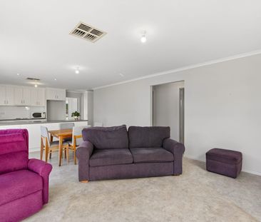 Comfortable Family Home in Christies Beach - Photo 3