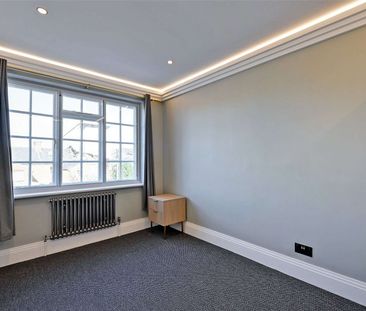 A completely refurbished and high-specification two double bedroom ... - Photo 2
