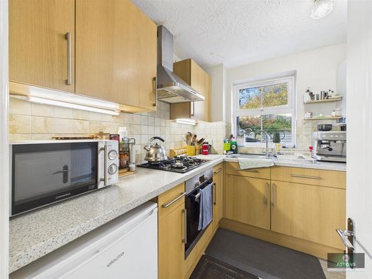 3 bedroom terraced house to rent - Photo 1