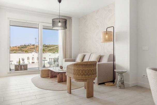 Ground Floor Apartment in Estepona - Photo 1