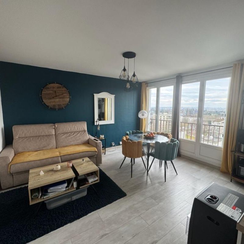 GRAND STUDIO A LOUER VUE SUR MONUMENT - Photo 1