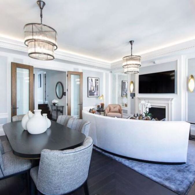 2 bedroom mansion flat with 1 reception and 2 bathrooms in Kensington,, W8 - Photo 1