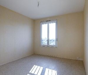 Appartement – Type 4 – 80m² – 334.57 € – LE BLANC - Photo 2