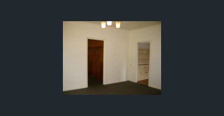 Walk to the Parade - Great Location! - Photo 4