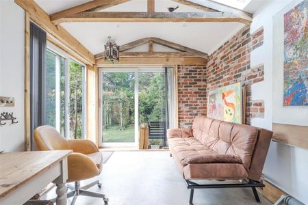 2 bedroom semi-detached house to rent - Photo 5