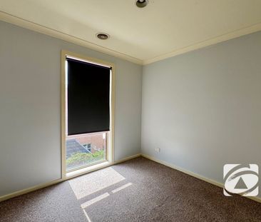 FRESHLY PAINTED THROUGHOUT UNIT IN GREAT LOCATION! - Photo 5