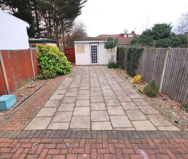 Devon Close, Perivale, Greenford, UB6 - Photo 5