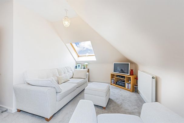 Flat To Let - Photo 1