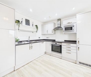 2 bedroom apartment to rent - Photo 2