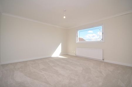 6 bedroom detached house to rent - Photo 5