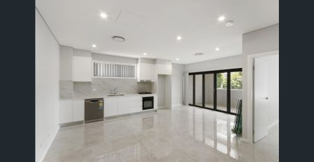 BEAUTIFULLY APPOINTED BRAND NEW FAMILY HOME - Photo 2