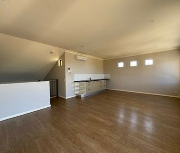 Luxury Living Across Three Levels with Uninterrupted Views. - Photo 5