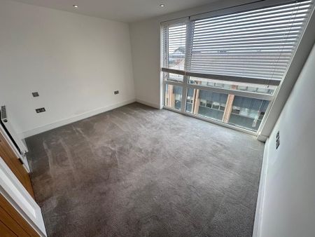 2 bedroom flat to rent - Photo 2