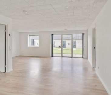 3-vær. rækkehus med egen terrasse - Photo 1