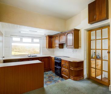 3 bedroom semi-detached house to rent - Photo 6