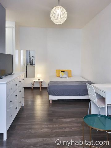 Logement à Paris, Location meublée - Photo 2