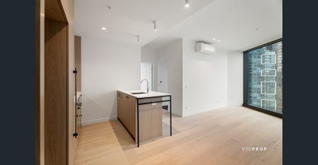 LIGHT, VIEWS & LIFESTYLE IN A PRIME LOCATION - Photo 5