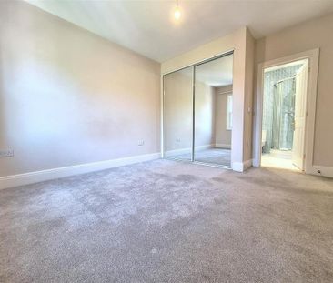 4 bedroom detached house to rent - Photo 4