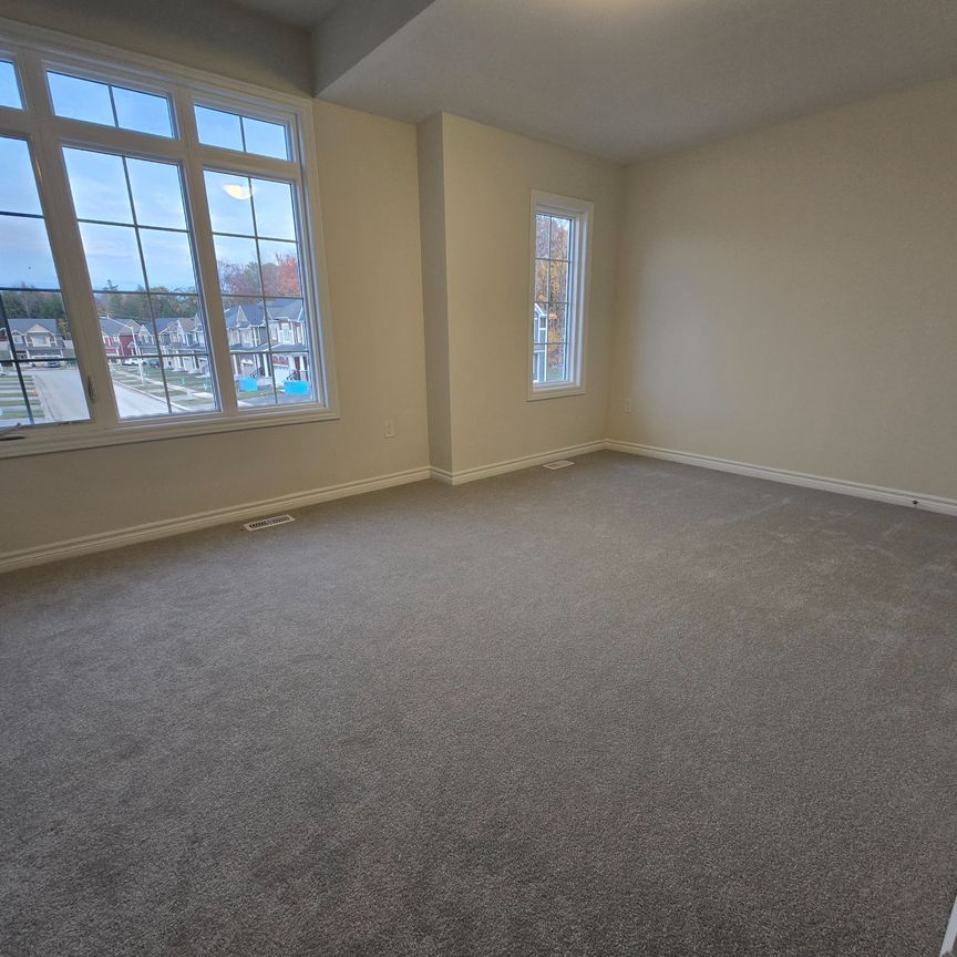 For Lease - 115 Beechwood Forest Lane, Gravenhurst, Ontario - Photo 1