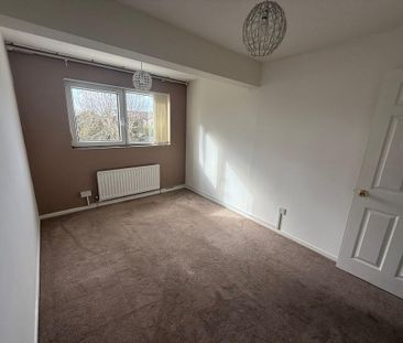 4 bedroom detached house to rent - Photo 3