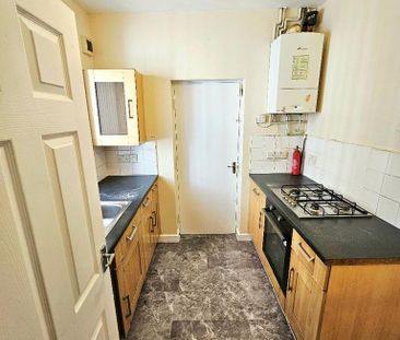 3 bedroom terraced house to rent - Photo 4