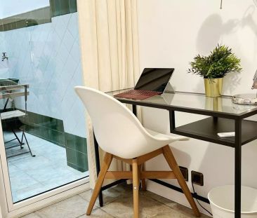 Room in a shared 6-bedroom apartment for rent in El Gòtic, professi... - Foto 4