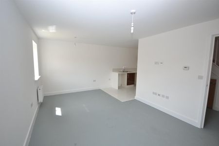 Kempston Road, Featherstone - Photo 3