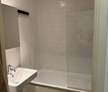 2 Bed Flat, Lemonade Building, IG11 - Photo 2