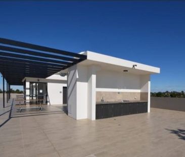 Immaculate Two Bedroom + Study - Close to Amenities. - Photo 5