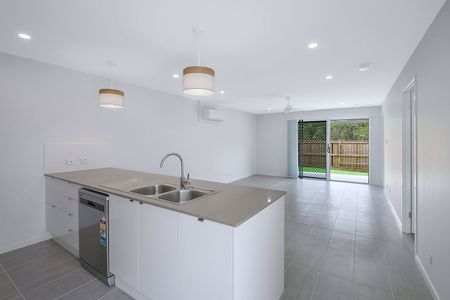 BEAUTIFUL HOUSE TO IMPRESS! - Photo 4