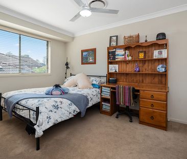 ELEVATED FAMILY LIVING WITH VIEWS! - Photo 5