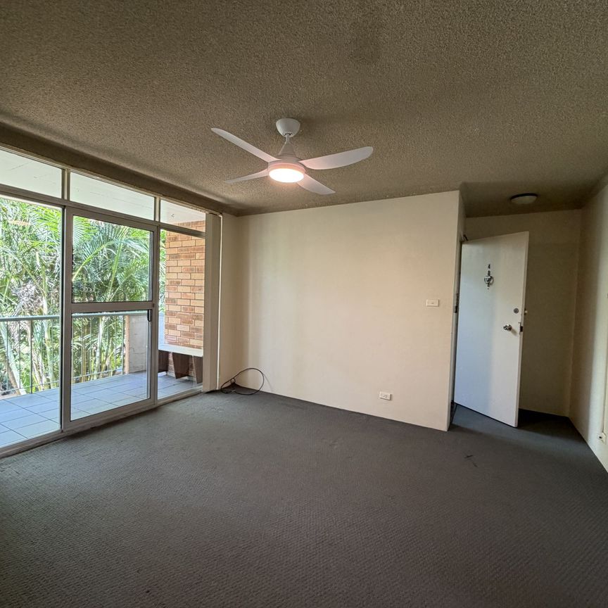 Spacious 2 Bedroom Unit with Garage – Prime Merewether Location - Photo 1