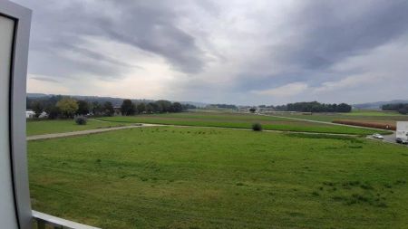 Joli studio idéal pour personne seule ou jeune couple - Photo 3