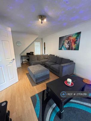 1 bedroom in a house share to rent - Photo 1