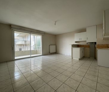 Location Appartement 2 pièces 42m² LUC LA PRIMAUBE 12450 - Photo 1