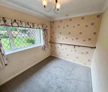 2 bedroom detached bungalow to rent - Photo 3