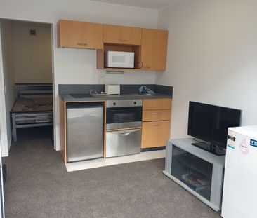 Well Presented 2 Bedroom Apartment - Photo 5