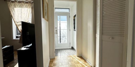 Appartement Montréal (Ville-Marie) À Louer - Photo 3