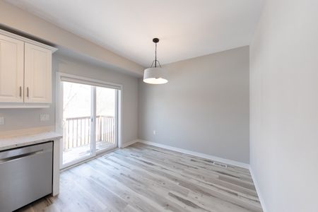 For Lease - 15 BARLEY Lane, Hamilton, Ontario - Photo 2