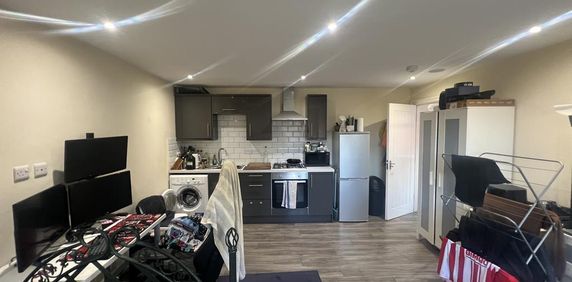 Studio to rent - Photo 2