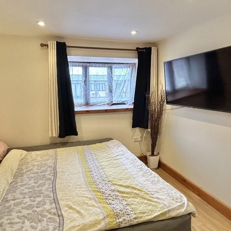 2 bedroom barn conversion to rent - Photo 1