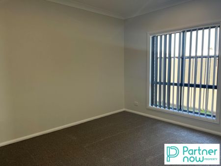12 Hanbury Place, TAMWORTH NSW 2340 - Photo 3