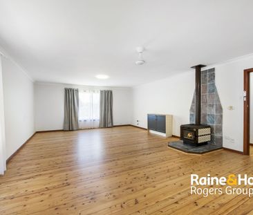 Spacious 4-Bedroom Family Home - Photo 6