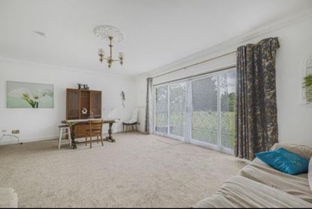 4 bedroom bungalow to rent - Photo 2