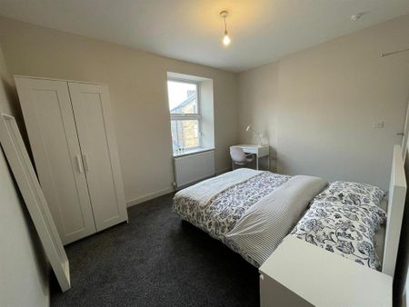 3 bedroom private hall to rent - Photo 4