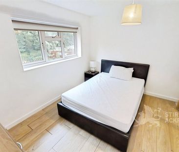 Applegarth Avenue, Guildford, Surrey, GU2 8LP - Photo 5