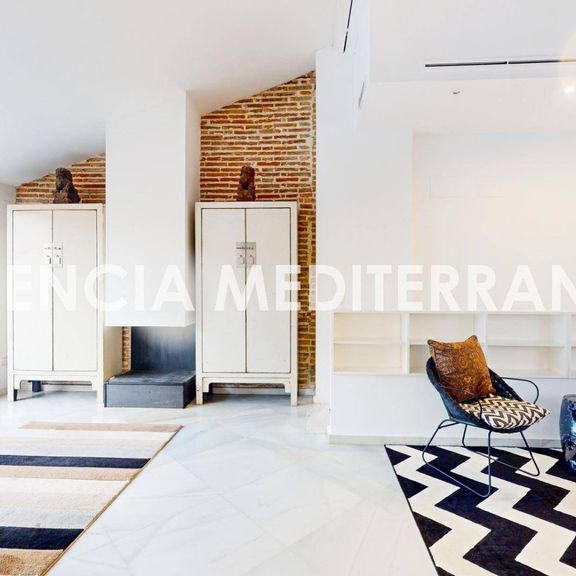 Luxury penthouse for rent in Valencia, Spain - Photo 1