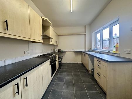 3 bedroom terraced house to rent - Photo 5