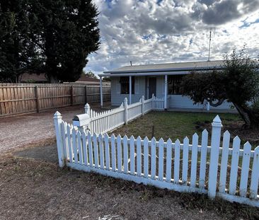 Freshly Painted, Neat Home in Fantastic Drysdale Location - Photo 4