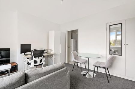 Studio to rent - Photo 3